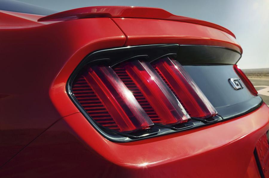  Ford Mustang GT 2015 года  (фото 29 из 93)